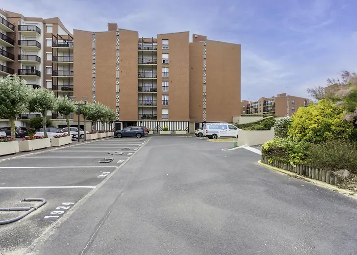 2000-7 By Interhome Apartament Cabourg